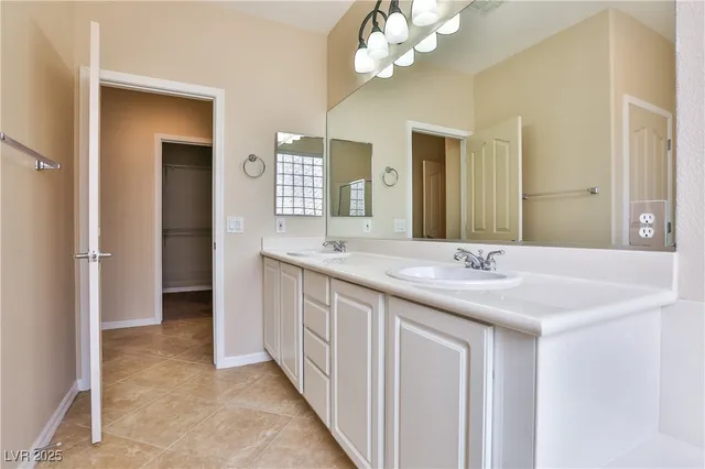 $2,400 | 2264 Laurel Heights Lane, Henderson, NV 89052