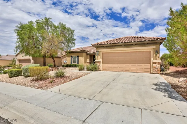 $2,400 | 2264 Laurel Heights Lane, Henderson, NV 89052
