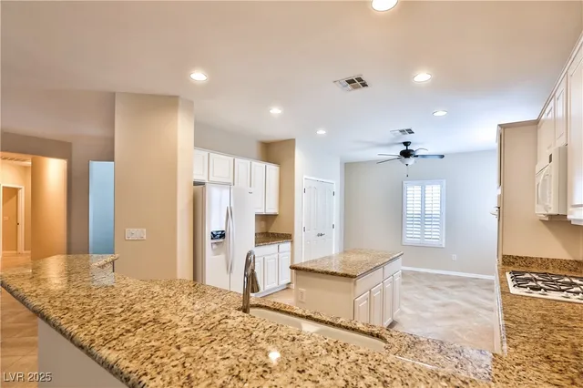 $2,400 | 2264 Laurel Heights Lane, Henderson, NV 89052