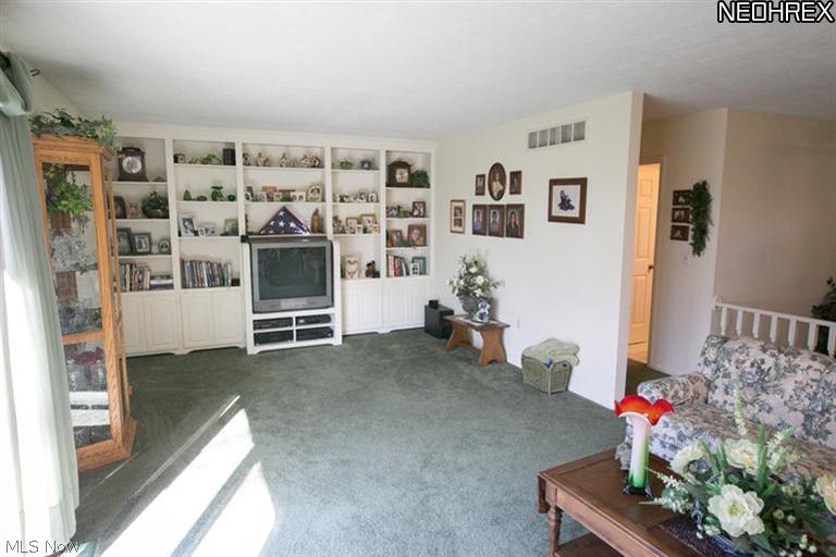 22570 Foster Road Wellington, OH 44090 - Photo 5 of 16 Gallery Image 5