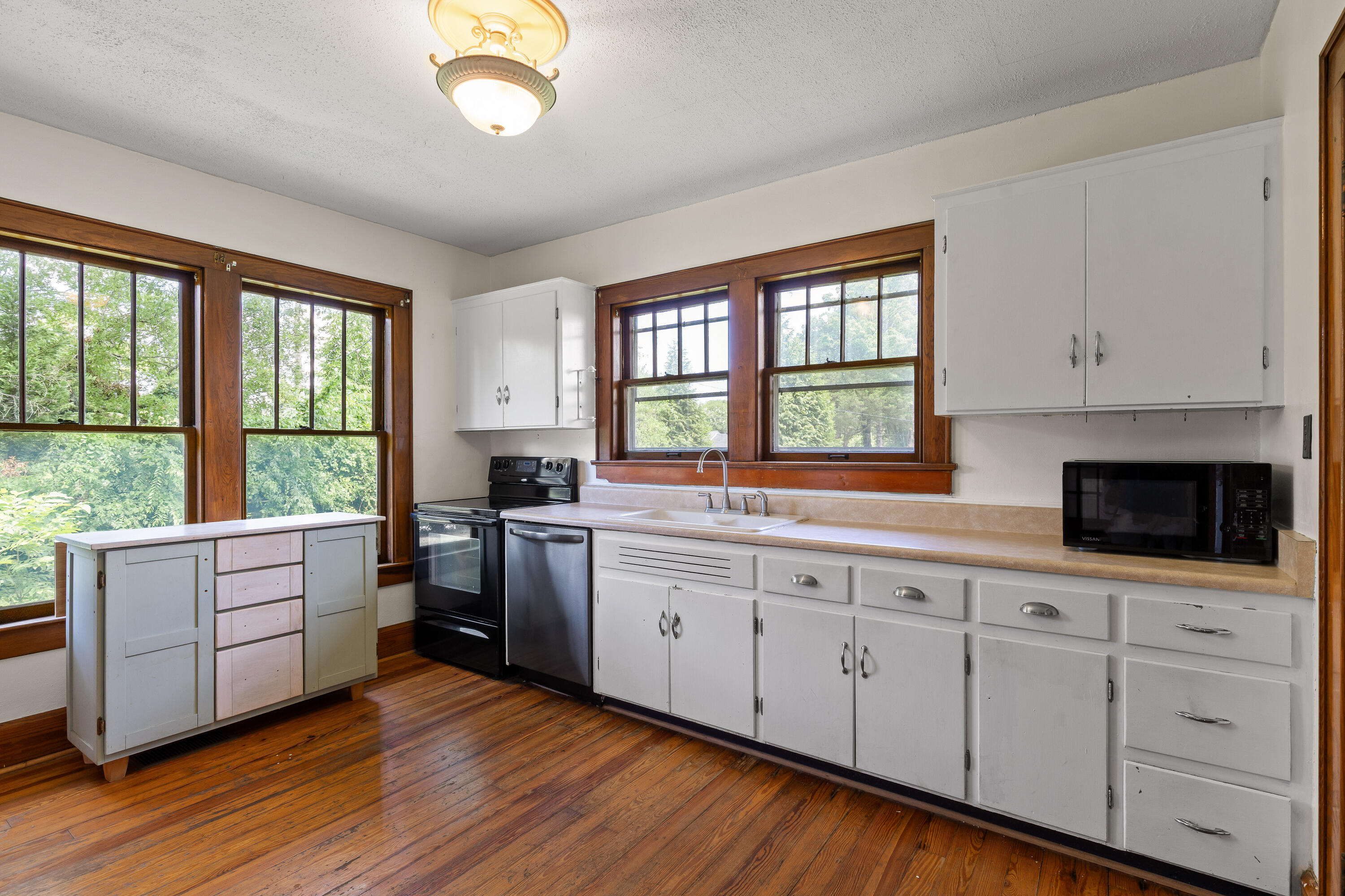 6801 Tyner Road Chattanooga, TN 37421 - Photo 20 of 40 Kitchen Counter