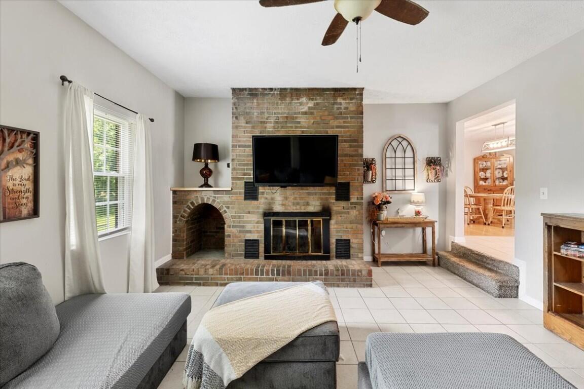 1501 English Forest Road Pulaski, VA 24301 - Photo 4 of 48 35-35