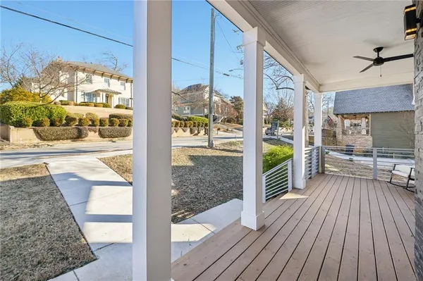 a picture of a wall with white and white walls