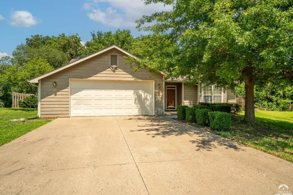 $294,900 | 508 River Bend Circle, Lawrence, KS 66044