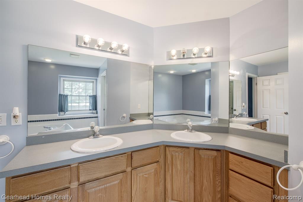 8088 Denton Hill Road Fenton, MI 48430 - Photo 28 of 56