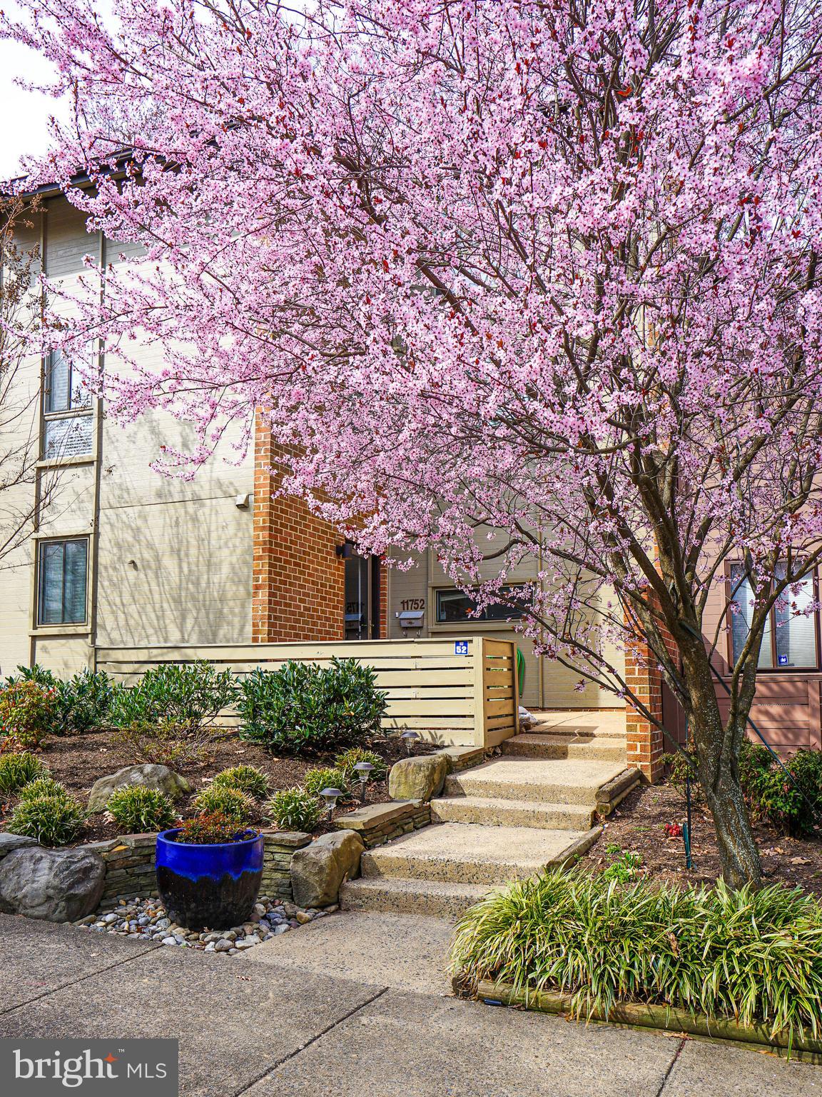 11752 Indian Ridge Road Reston, VA 20191 - Photo 4 of 47
