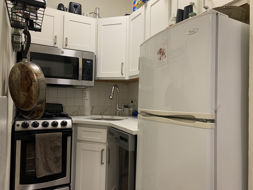 468 Commonwealth Avenue, Unit 2 Boston, MA 02215 - Photo 1 of 7