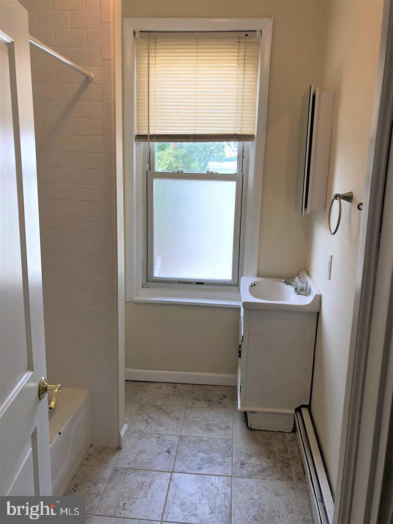 247 Green Lane Philadelphia, PA 19128 - Photo 11 of 19