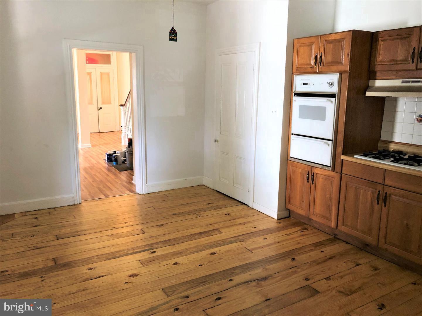 247 Green Lane Philadelphia, PA 19128 - Photo 5 of 19