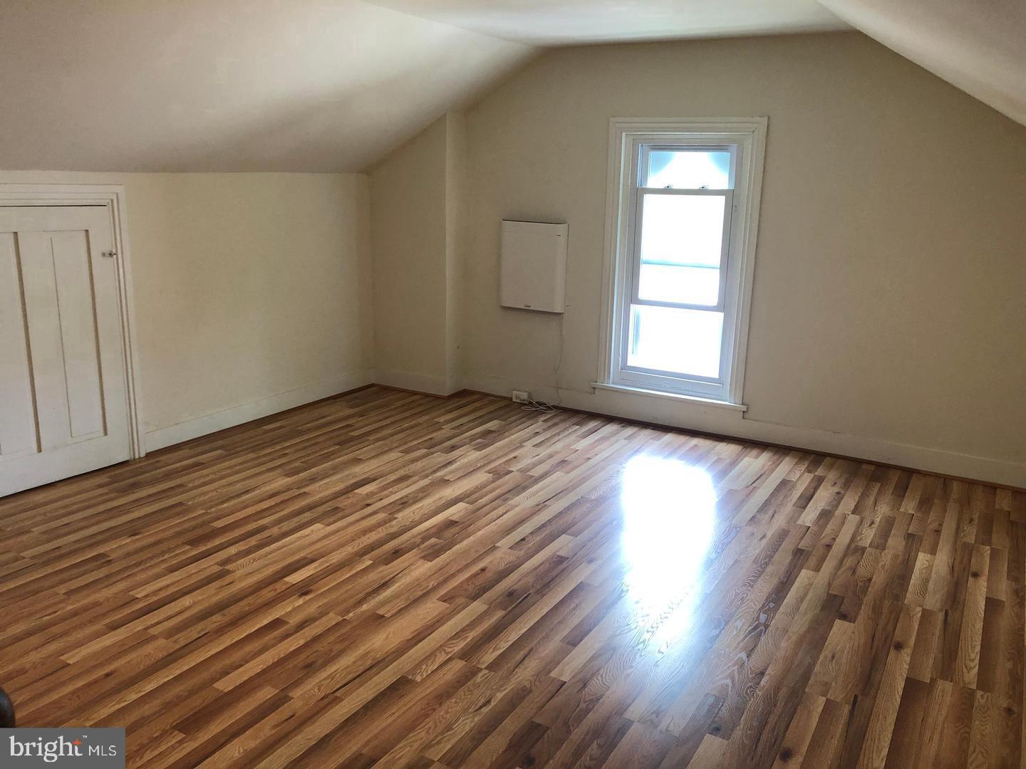 247 Green Lane Philadelphia, PA 19128 - Photo 10 of 19