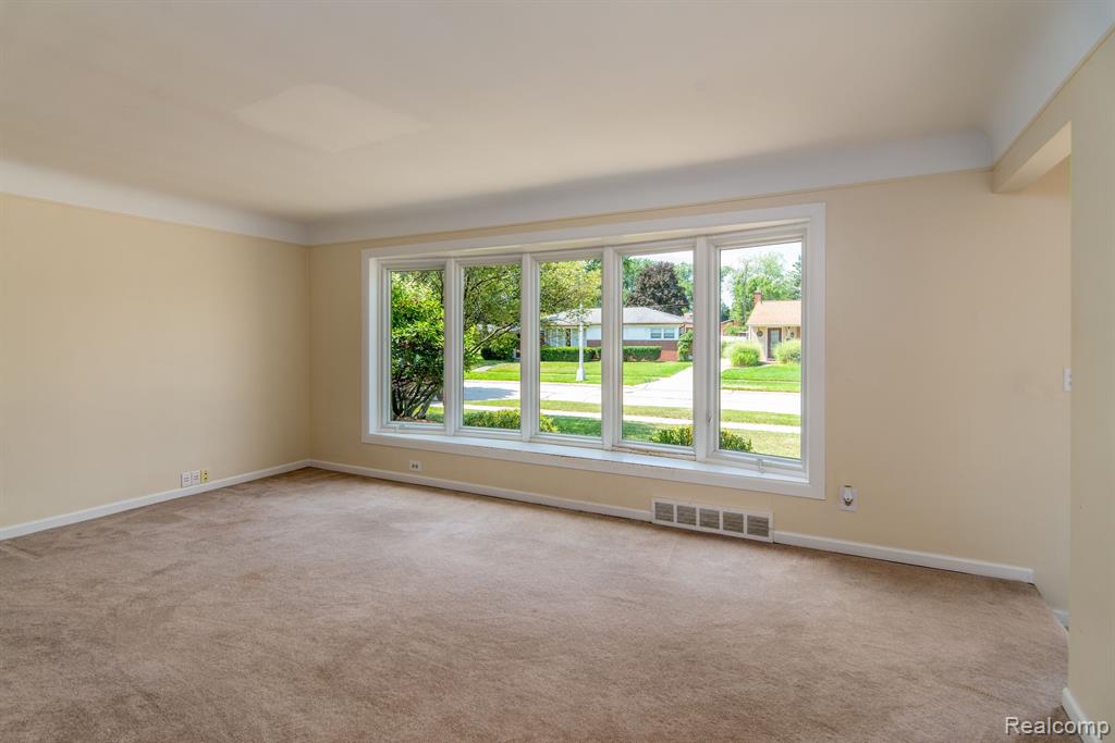 36813 Greenbush Road Wayne, MI 48184 - Photo 3 of 21 Gallery Image 3