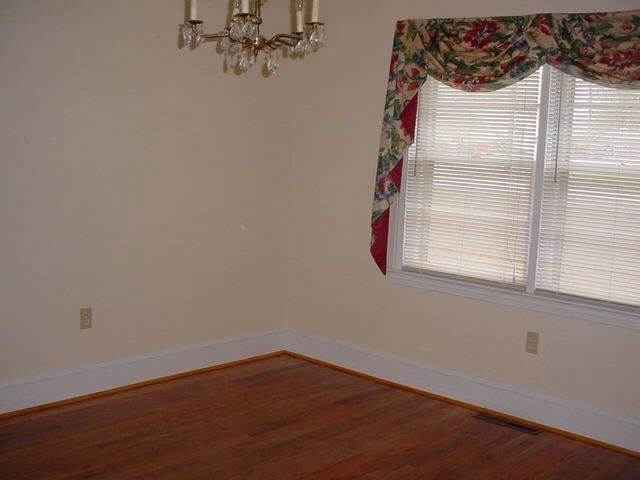 307 Caldwell Street Clinton, SC 29325 - Photo 8 of 9 Gallery Image 8