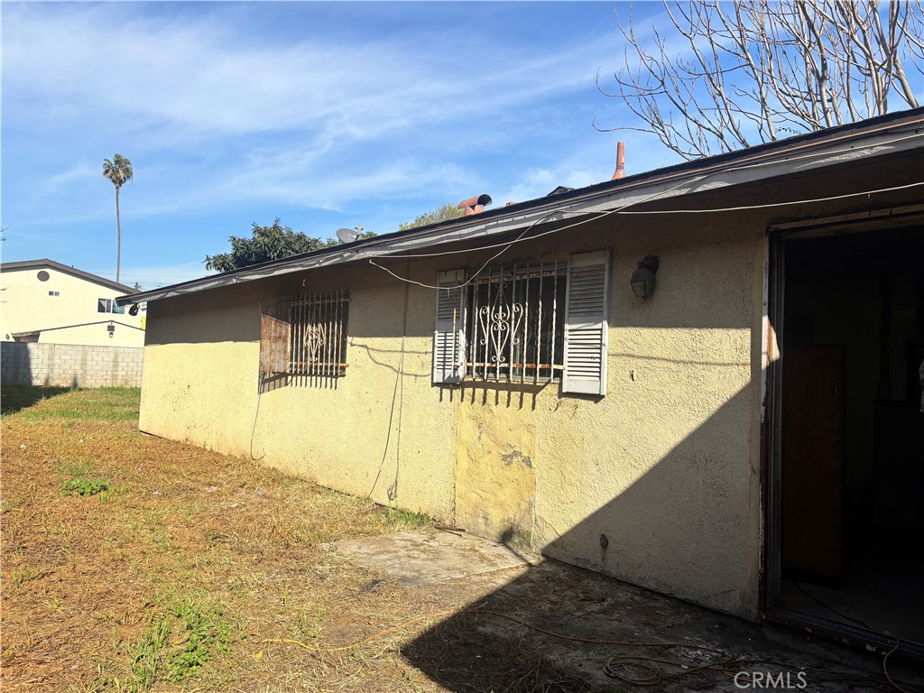 409 West Almond Street Compton, CA 90220 - Photo 5 of 5