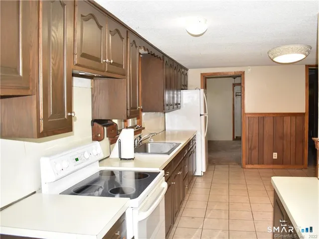 $1,400 | 105 North Washington Street, Plainville, CT 06062