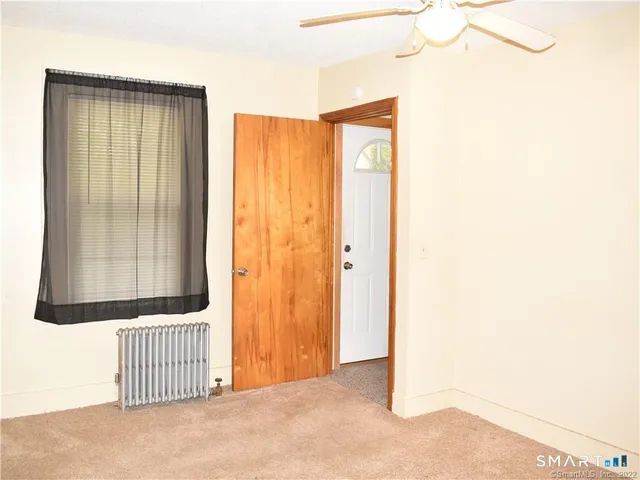 $1,400 | 105 North Washington Street, Plainville, CT 06062