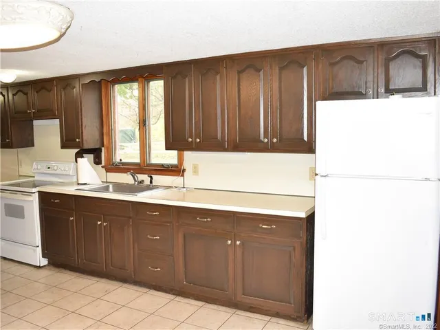 $1,400 | 105 North Washington Street, Plainville, CT 06062