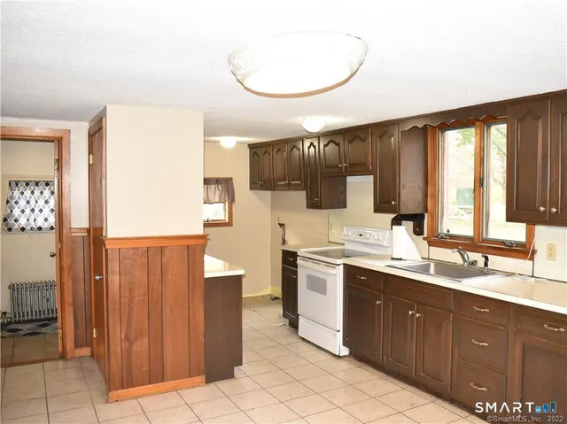 $1,400 | 105 North Washington Street, Plainville, CT 06062