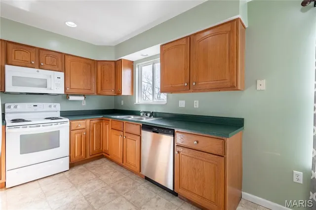 $224,900 | 913 Crestview Lane, Perryville, MO 63775