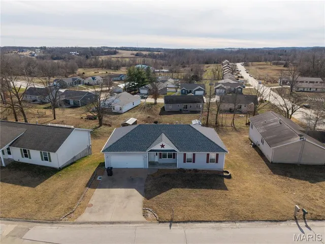$224,900 | 913 Crestview Lane, Perryville, MO 63775