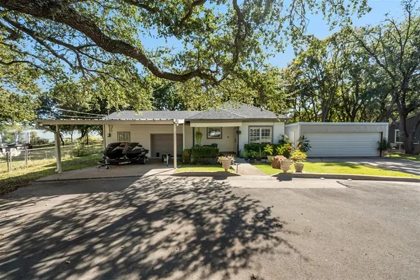 $575,000 | 530 Farm To Market Road 3003, Graham, TX 76450