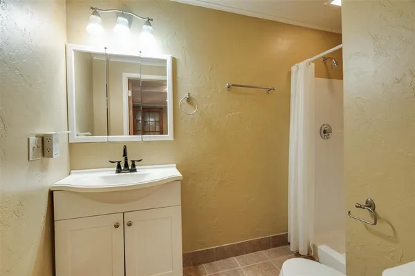 $585,000 | 530 Farm To Market Road 3003, Graham, TX 76450