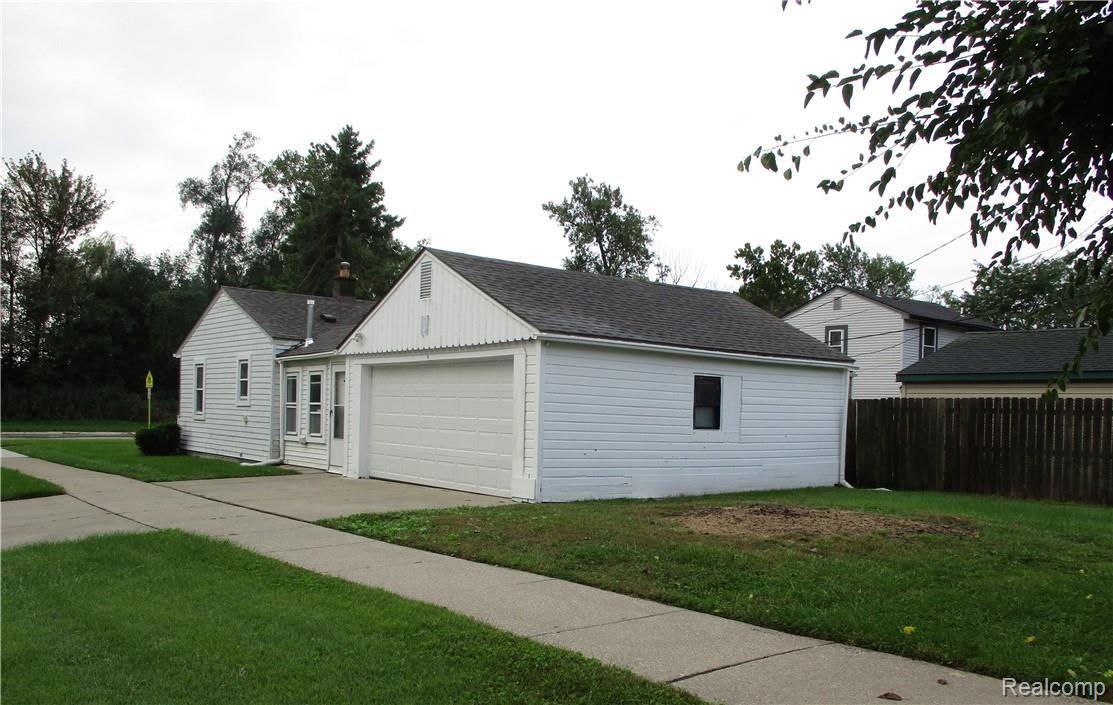 26910 Beverly Road Taylor, MI 48180 - Photo 11 of 11 IMG_0309 (2).JPG
