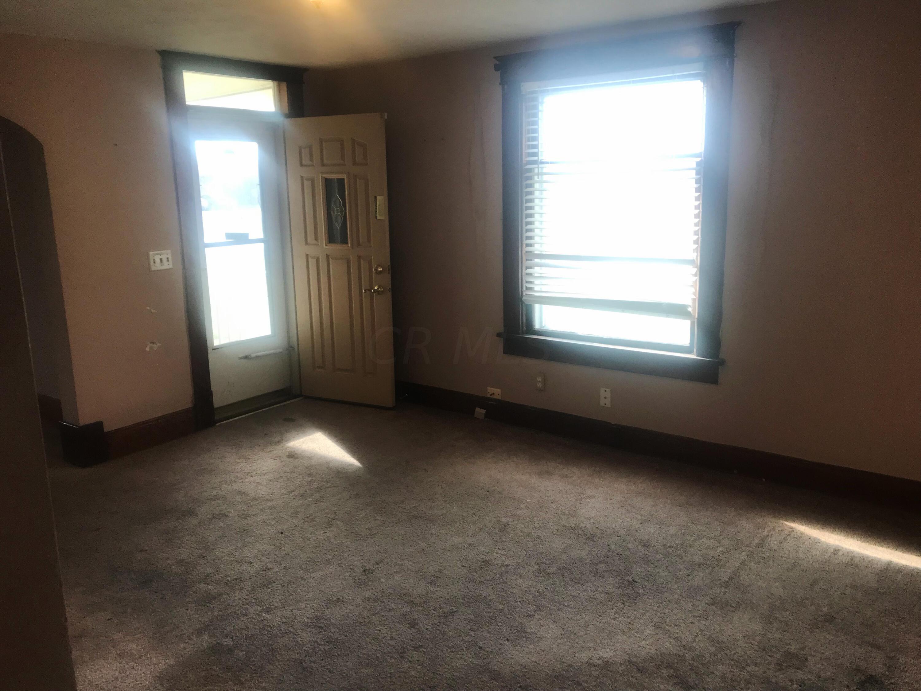 3315 Lockbourne Road Columbus, OH 43207 - Photo 5 of 22 IMG_3527
