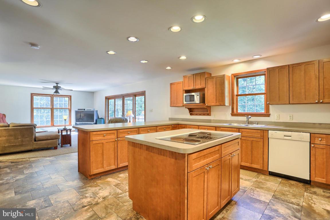215 Stump Road Holtwood, PA 17532 - Photo 8 of 43 Gallery Image 8