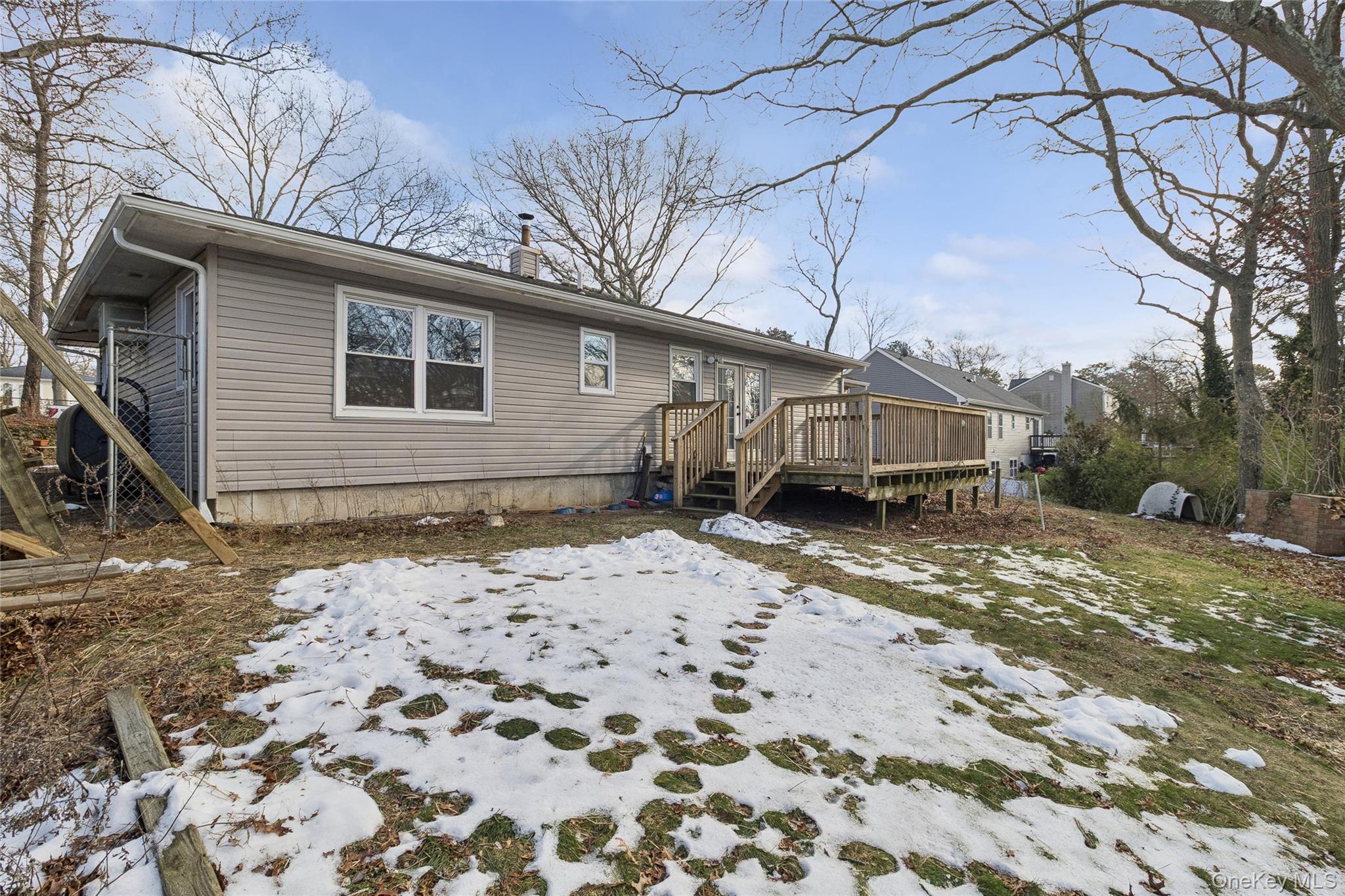 361 Decatur Avenue Shirley, NY 11967 - Photo 11 of 33