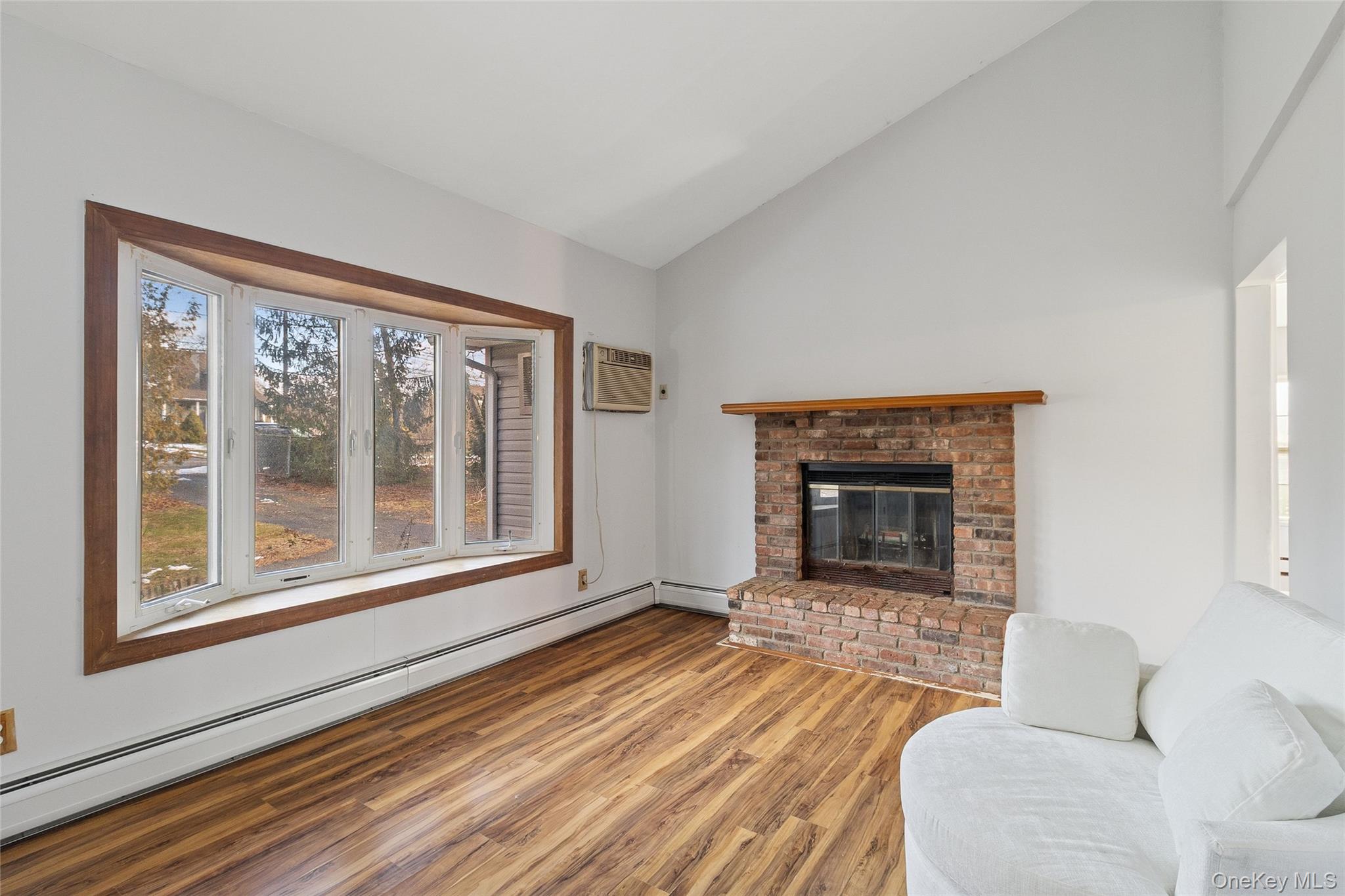361 Decatur Avenue Shirley, NY 11967 - Photo 25 of 33 Living room