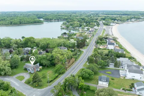 $1,150,000 | 100 Bayberry Lane, Southold, NY 11971