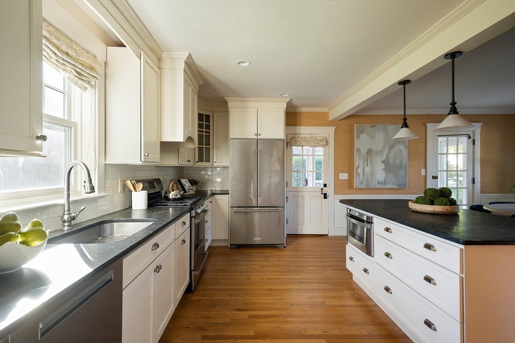 46 Randlett Park Newton, MA 02465 - Photo 6 of 19