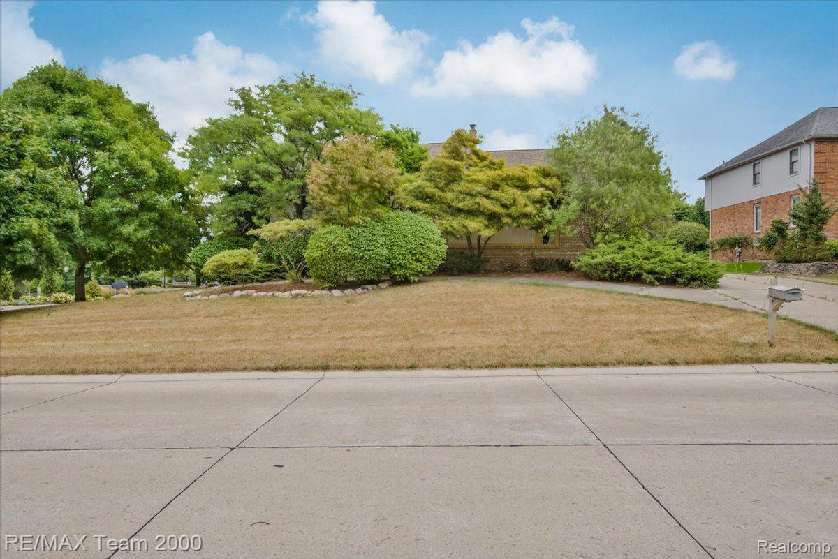 1901 Mapleridge Road Rochester, MI 48309 - Photo 10 of 58