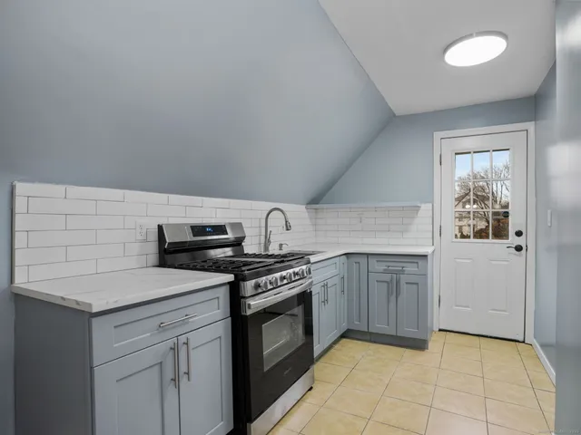 $1,600 | 90 Amsterdam Avenue, Unit 2, Bridgeport, CT 06606