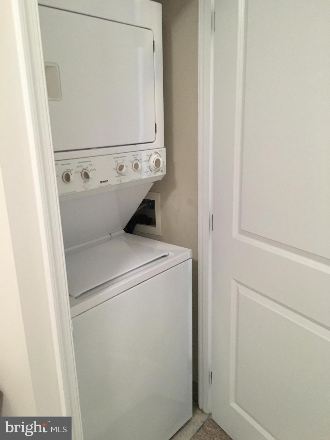 851 North Glebe Road, Unit 419 Arlington, VA 22203 - Photo 18 of 19 a utility room with dryer and washer