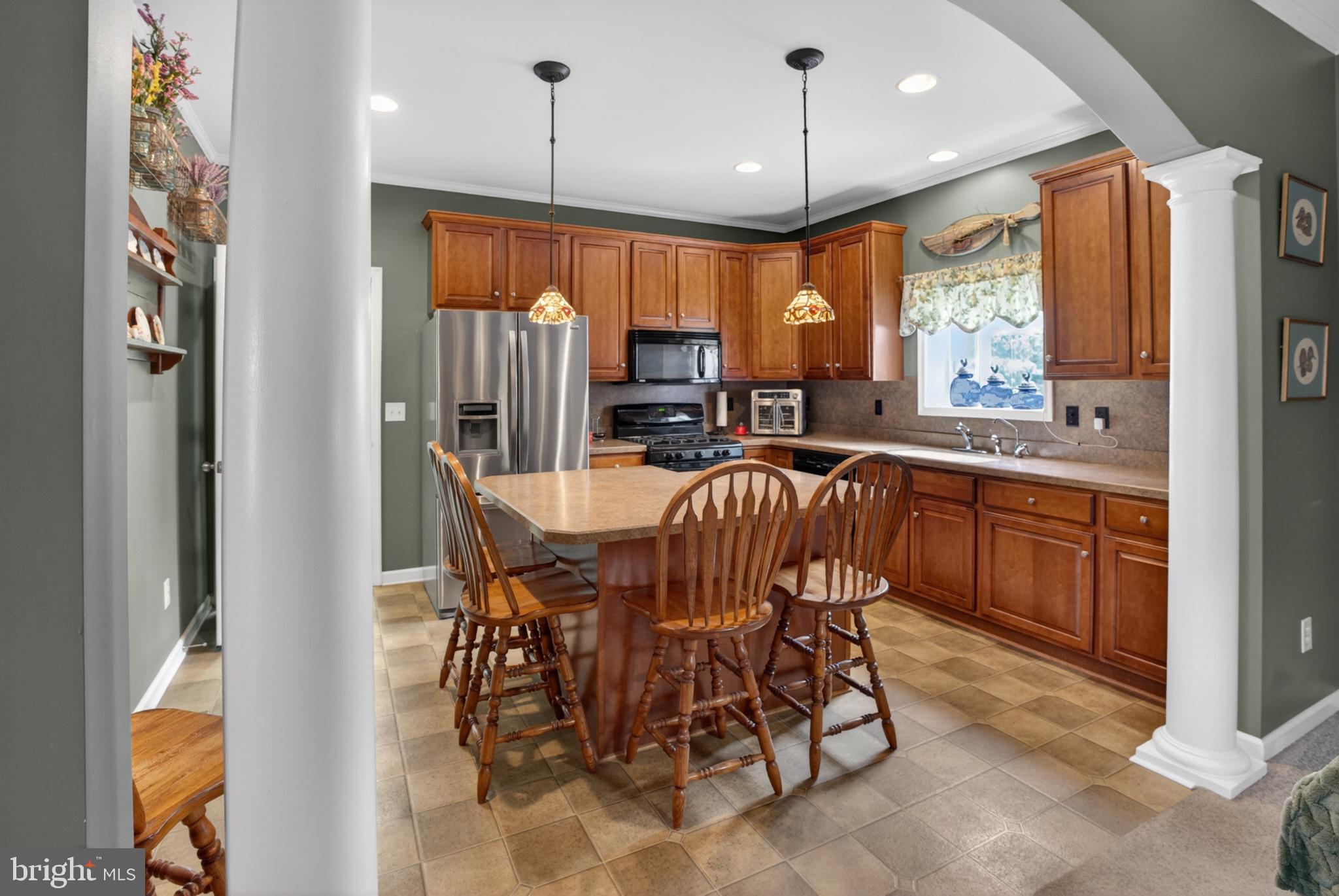 2435 Payne Road Pocomoke City, MD 21851 - Photo 31 of 75 Warm and inviting kitchen space.
