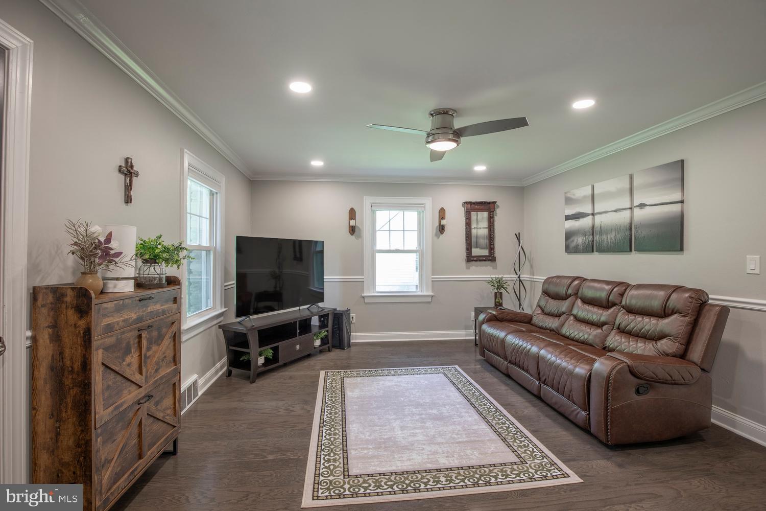 205 Taylorsville Road Yardley, PA 19067 - Photo 5 of 47 Living room