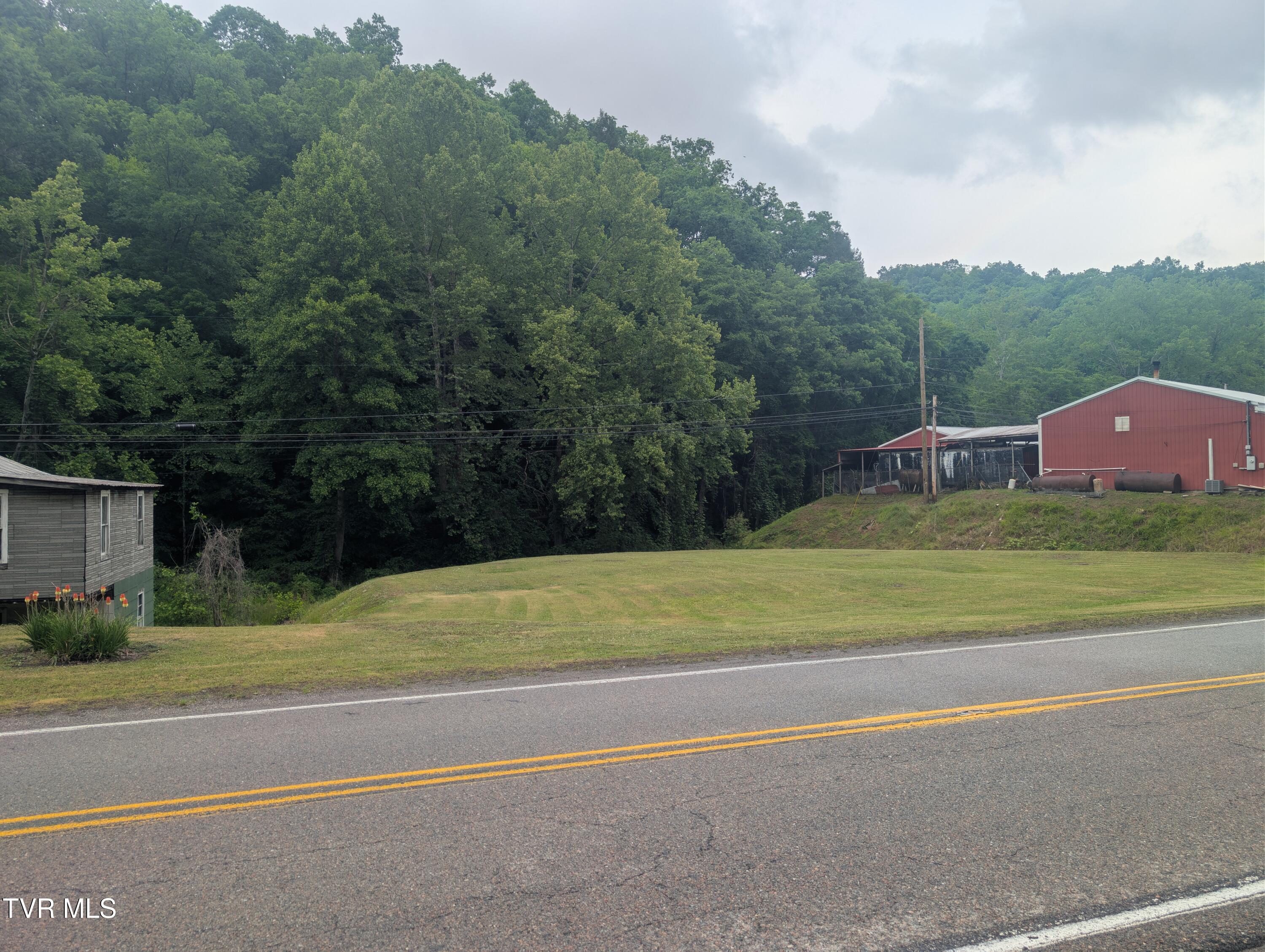 9912 Sandlick Road Bee, VA 24217 - Photo 11 of 26 PXL_20260521_223953567