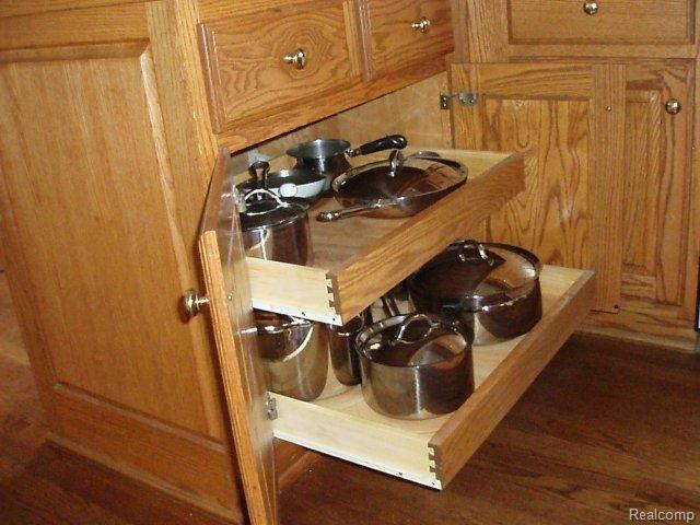62300 Romeo Plank Road Ray, MI 48096 - Photo 20 of 25 20 Pull out base cabinet drawers