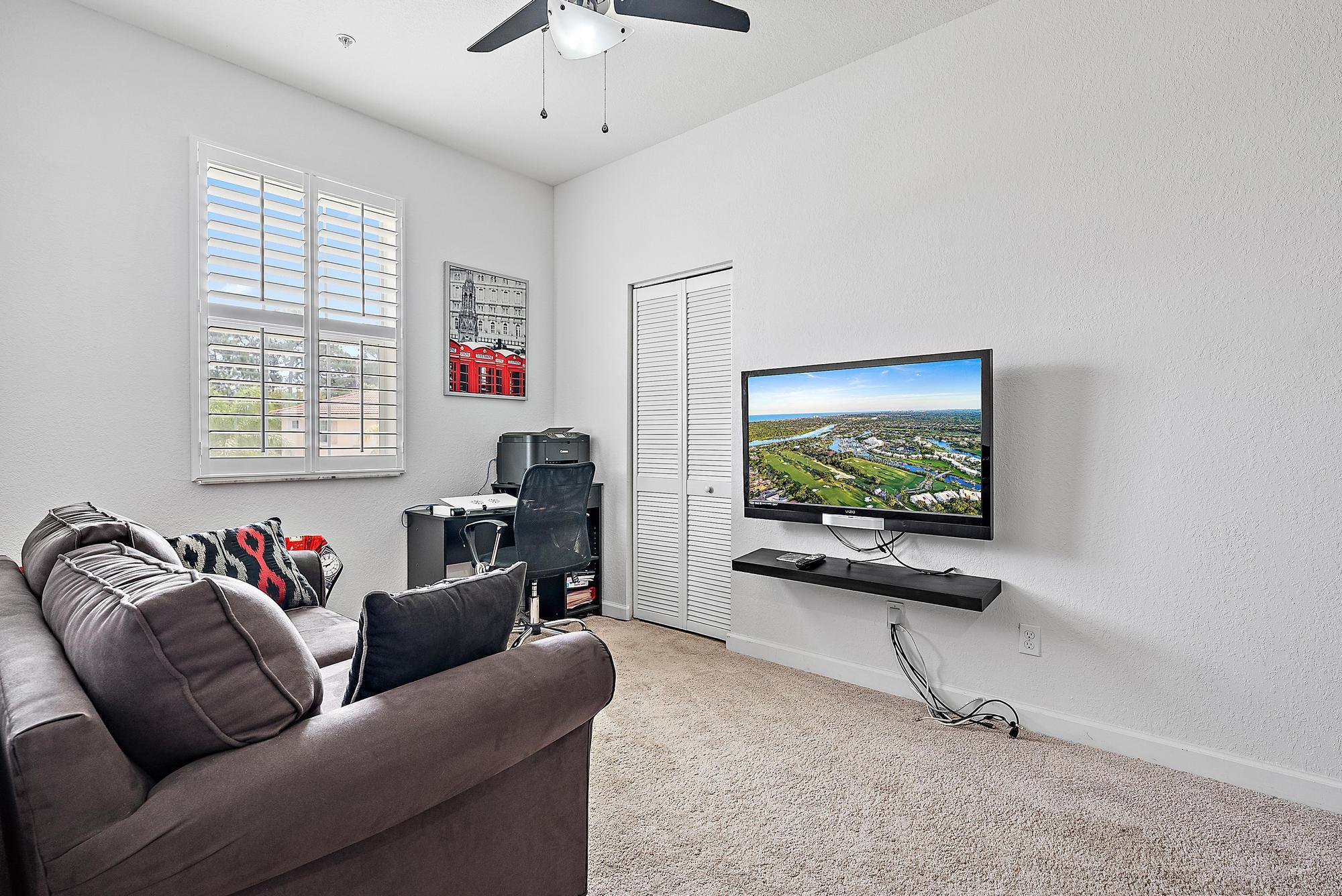 9677 Southwest Purple Martin Way Stuart, FL 34997 - Photo 11 of 30 Living Room