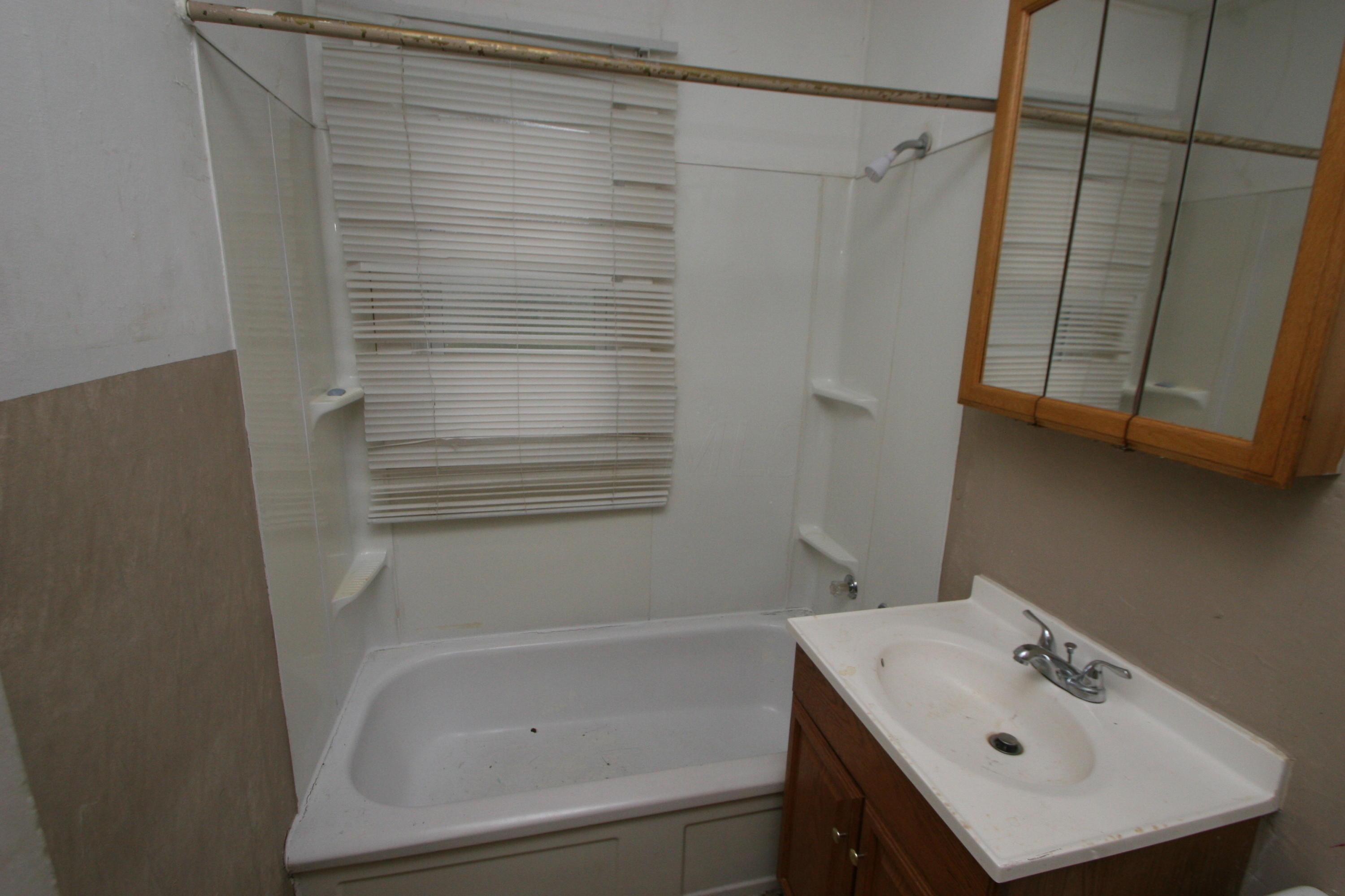 662-664 South Hamilton Road Whitehall, OH 43213 - Photo 5 of 26