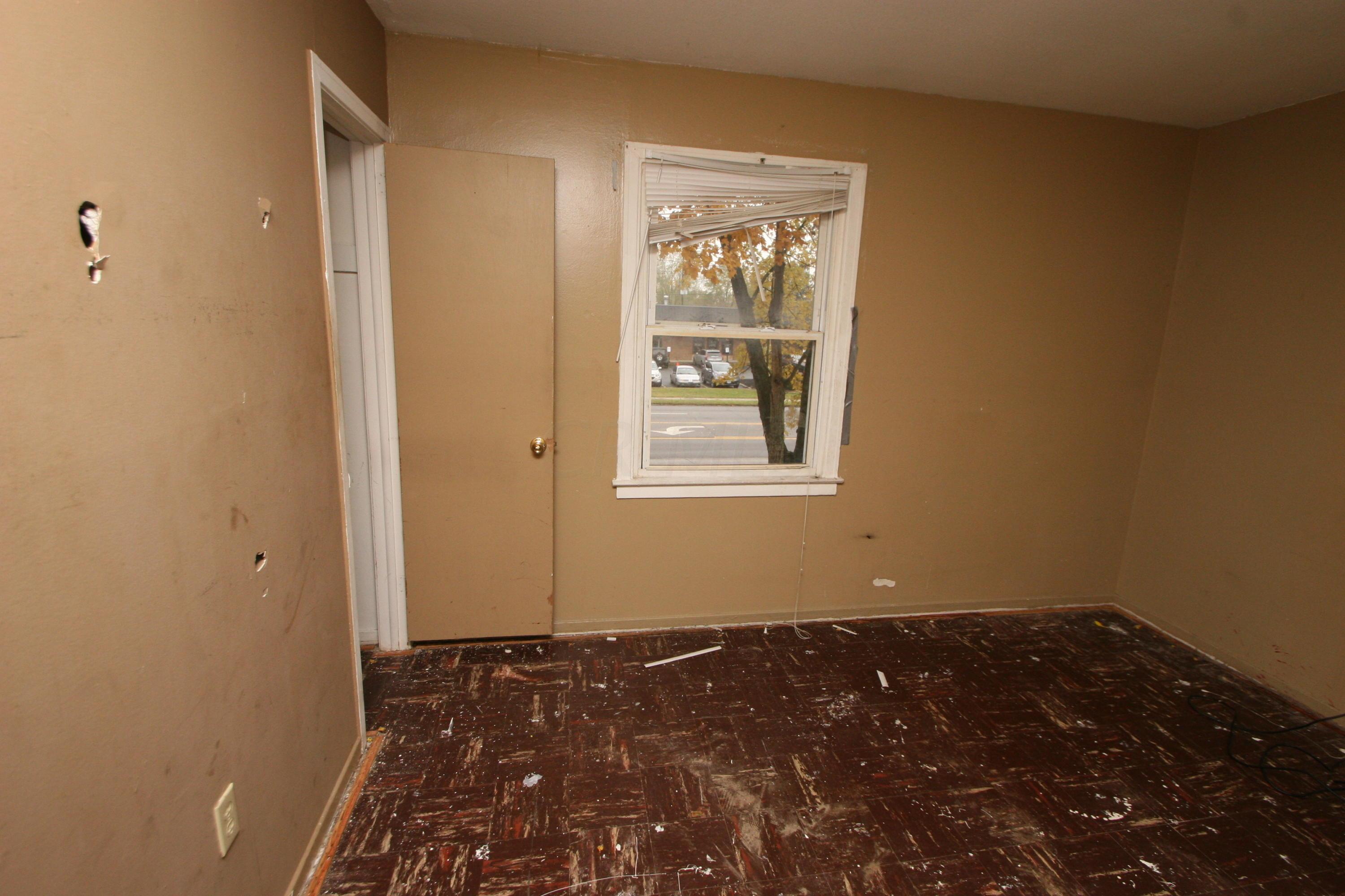 662-664 South Hamilton Road Whitehall, OH 43213 - Photo 7 of 26