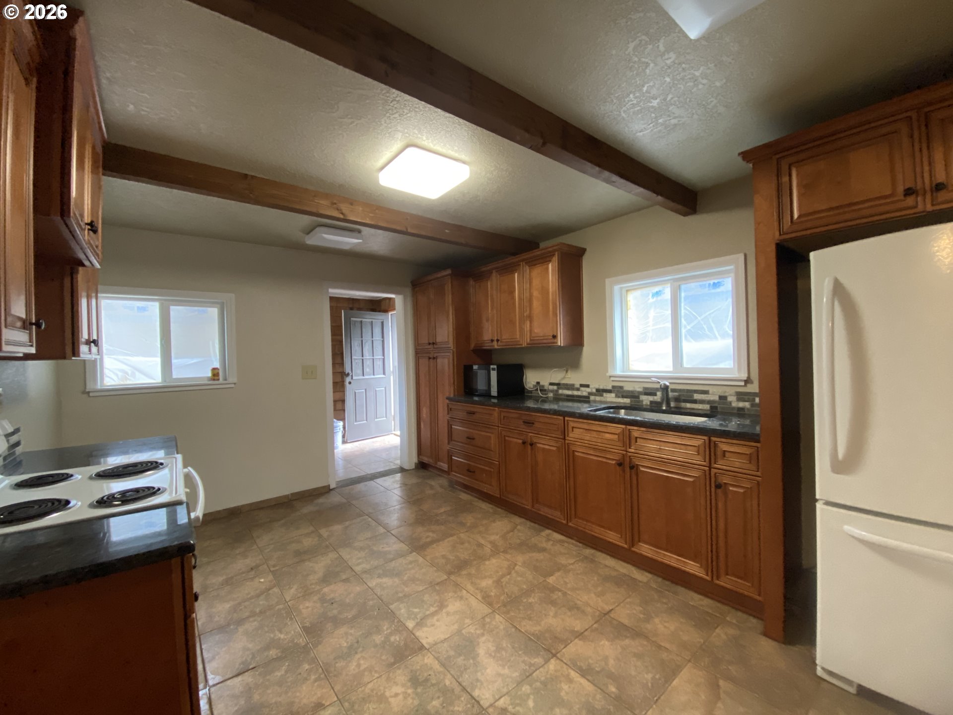 20446 Abiqua Road Northeast Scotts Mills, OR 97375 - Photo 3 of 15