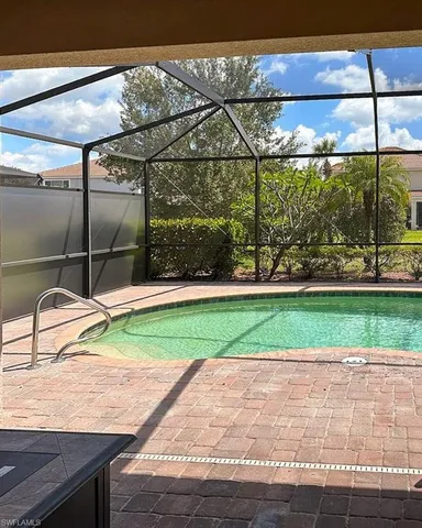 $3,000 | 2350 Heydon Circle East, Naples, FL 34120