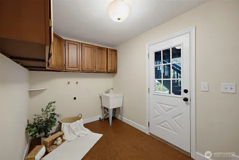 $1,183,000 | 8802 Key Peninsula Highway Northwest, Lakebay, WA 98349