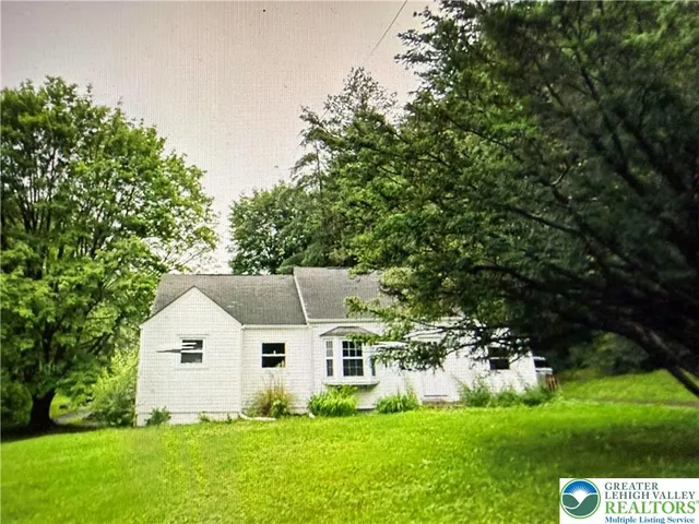 $285,000 | 15 Elm Street, East Stroudsburg, PA 18301