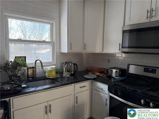 $285,000 | 15 Elm Street, East Stroudsburg, PA 18301