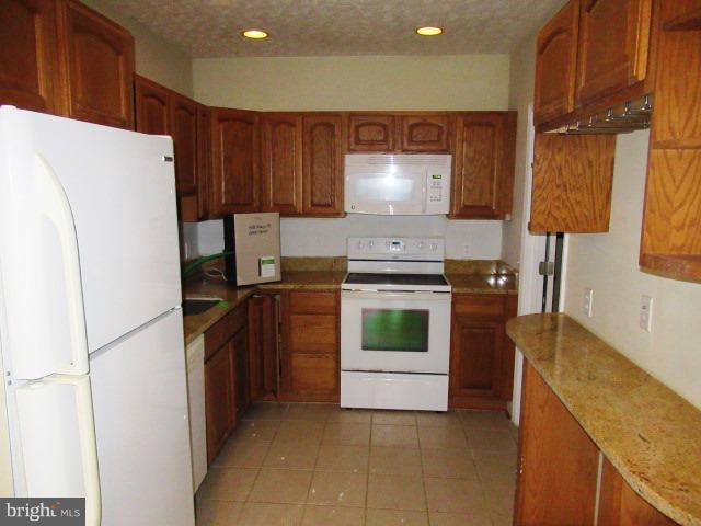 1418 Nancy Street Edgewater, MD 21037 - Photo 5 of 10 Kitchen
