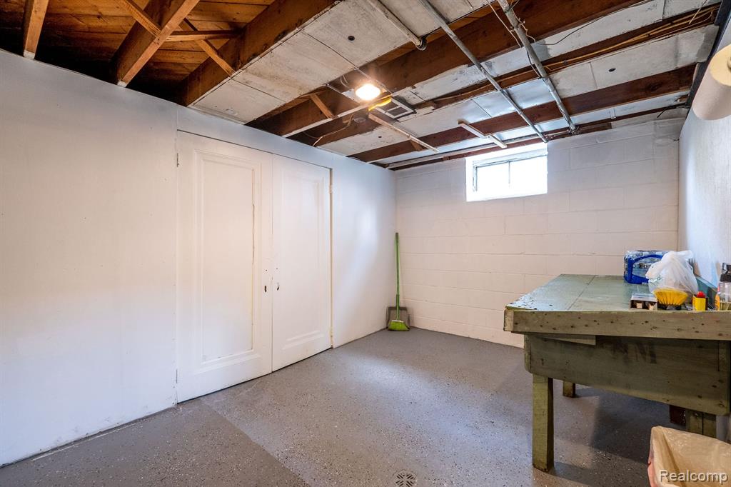 1776 Hampton Road Grosse Pointe Woods, MI 48236 - Photo 35 of 45