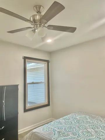 $349,900 | 1122 Bradbury Circle, Carol Stream, IL 60188